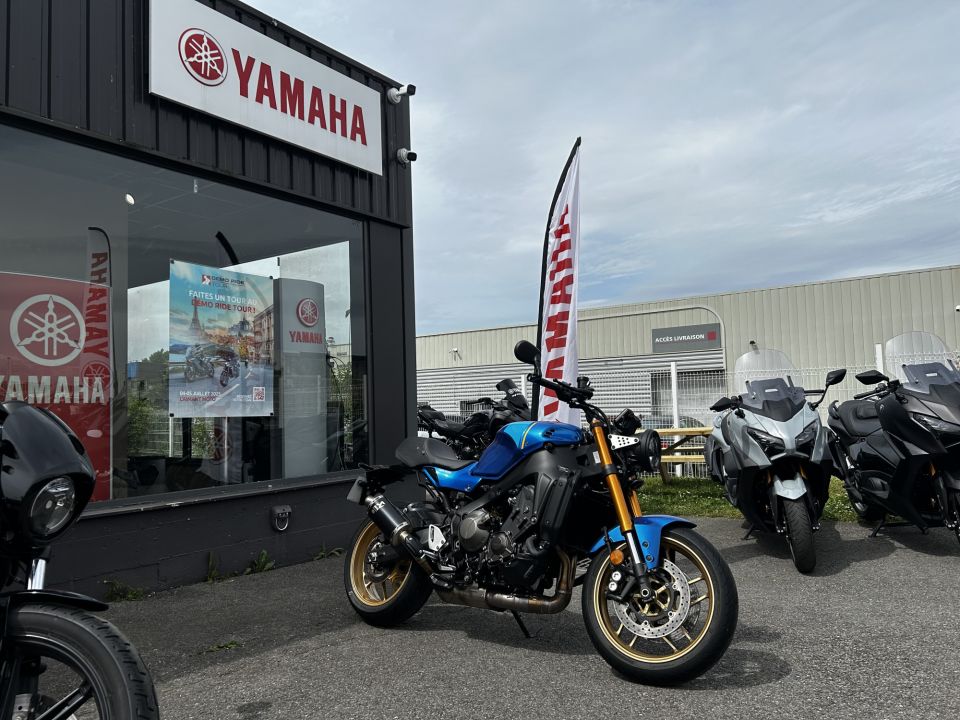 YAMAHA XSR 900 4