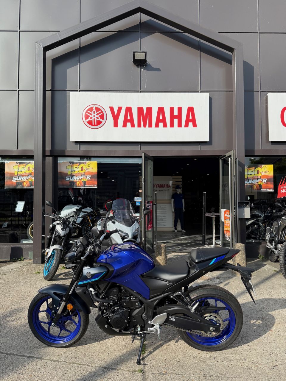 YAMAHA MT-03 4