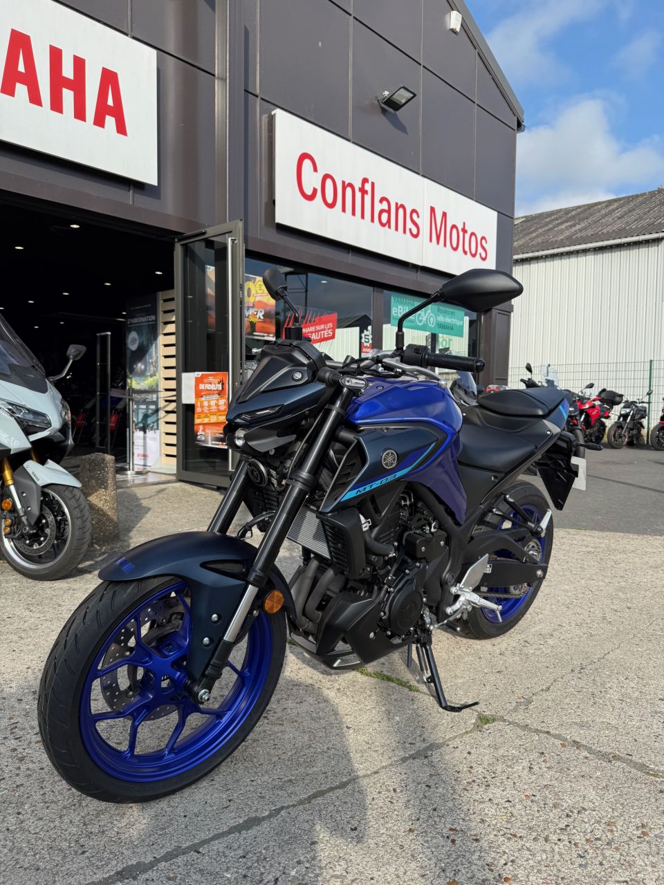 YAMAHA MT-03 4