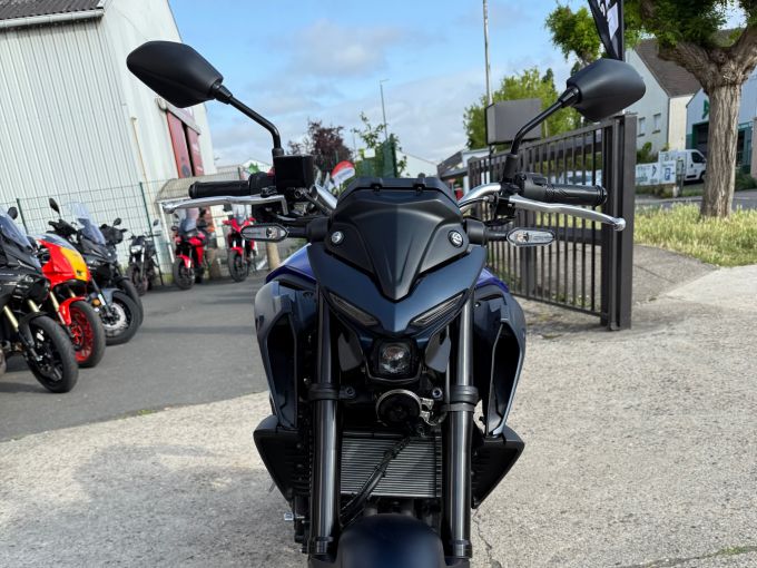 YAMAHA MT-03 4