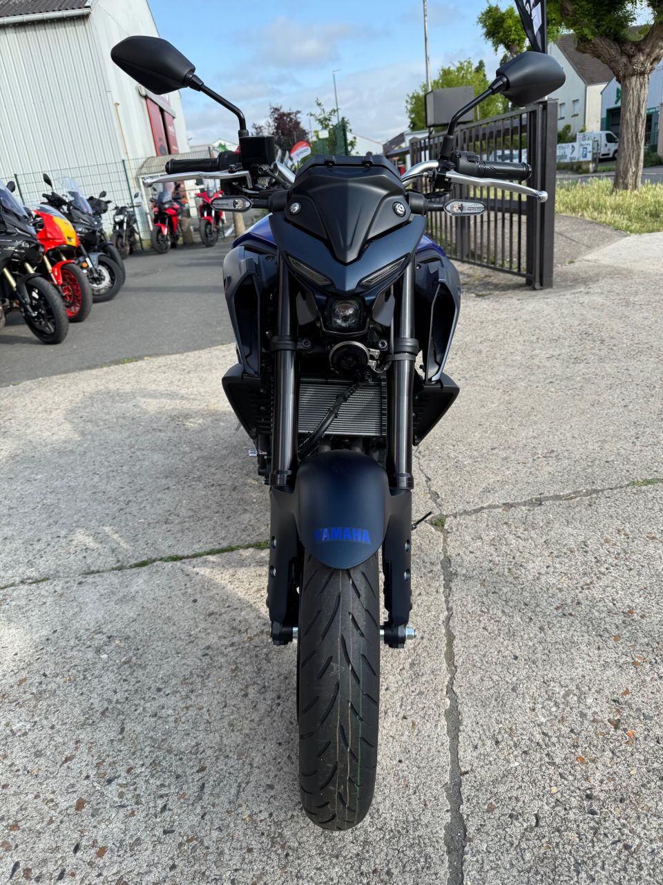 YAMAHA MT-03 4