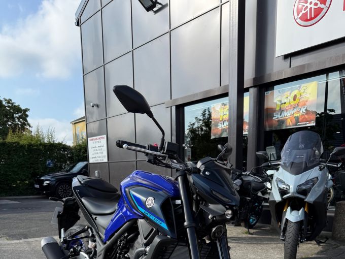 YAMAHA MT-03 4