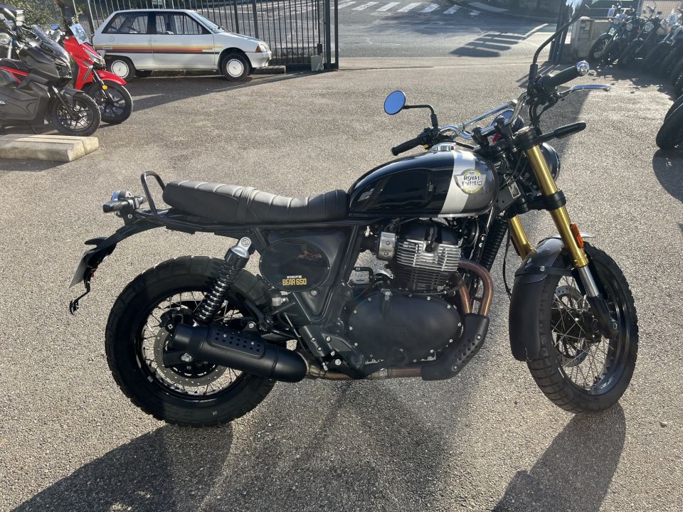 ROYAL ENFIELD INTERCEPTOR 4