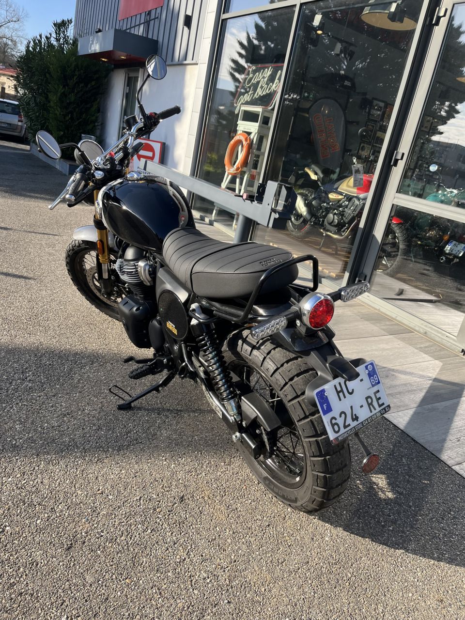 ROYAL ENFIELD INTERCEPTOR 4