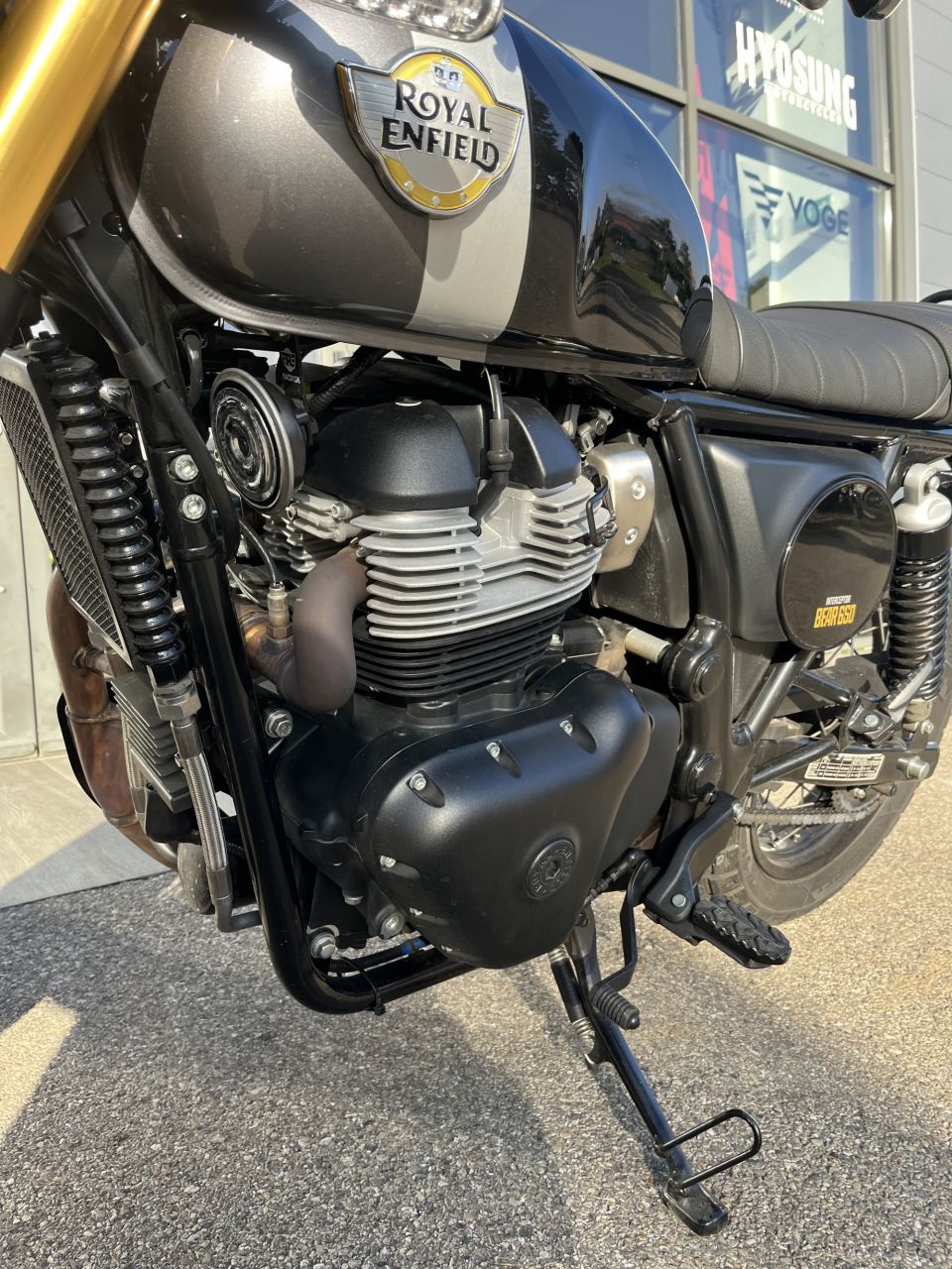 ROYAL ENFIELD INTERCEPTOR 4