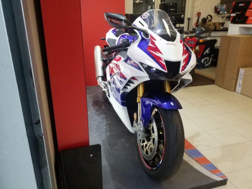 HONDA CBR1000RR SP 4