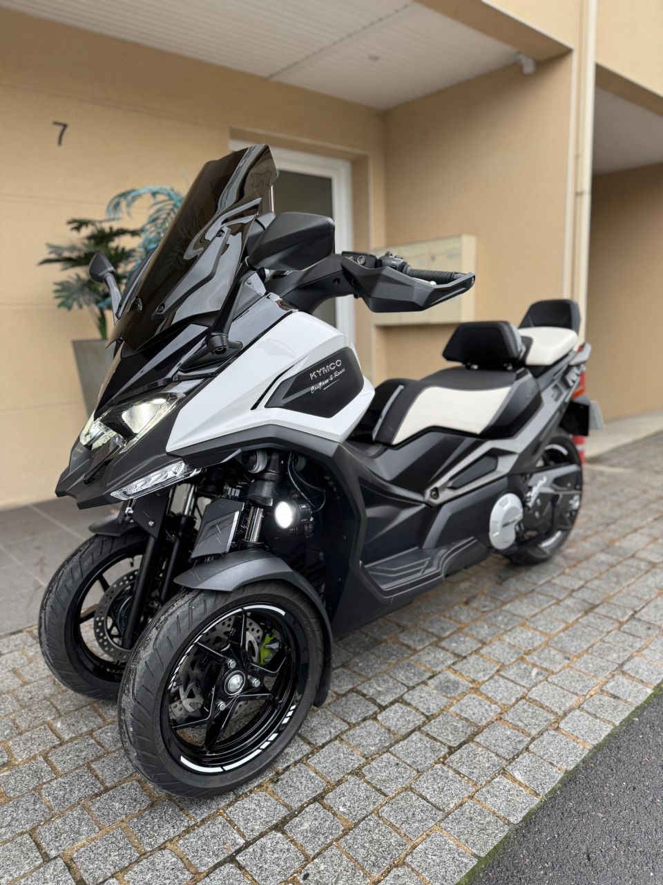 KYMCO CV3 550 4