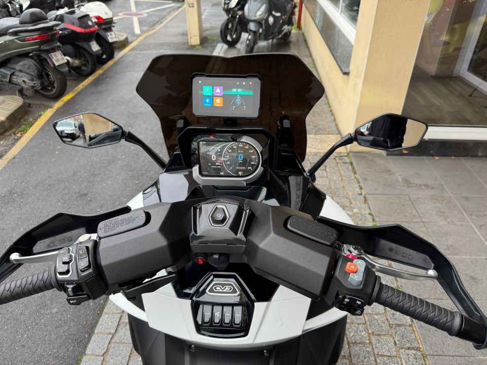 KYMCO CV3 550 4