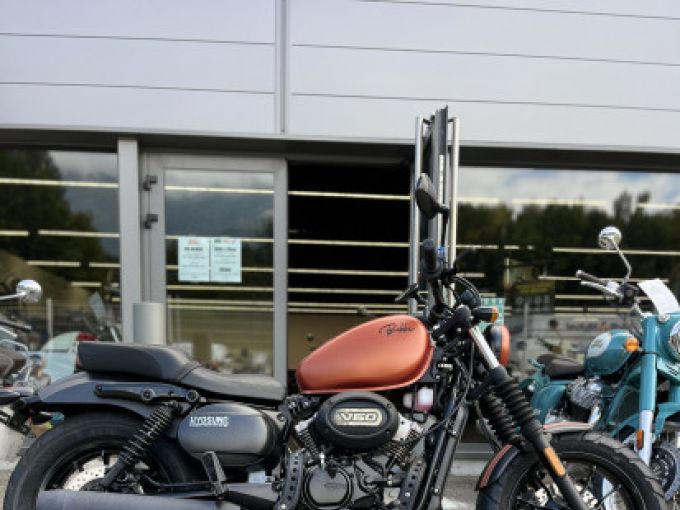HYOSUNG 125 BOBBER 4
