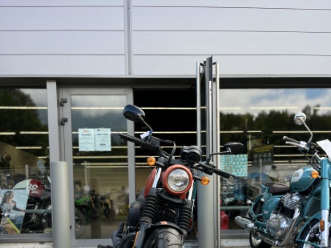 HYOSUNG 125 BOBBER 4