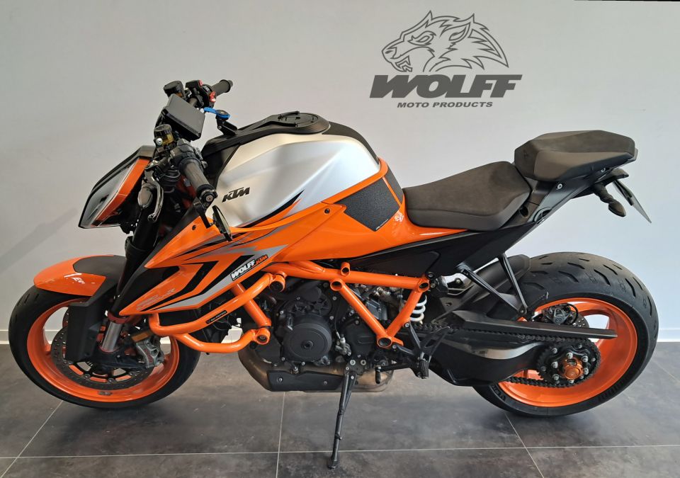 KTM 1290 SUPER DUKE R 4