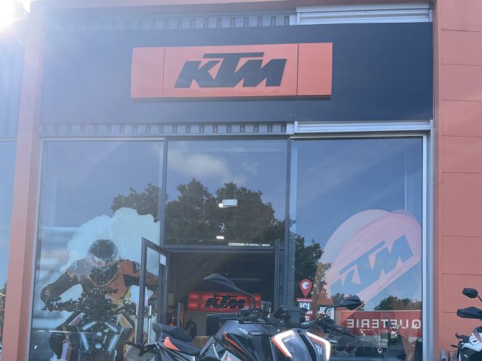 KTM 1290 SUPER DUKE R EVO 4