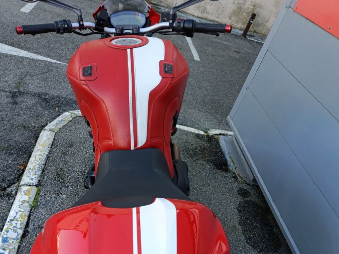 DUCATI MONSTER 821 4