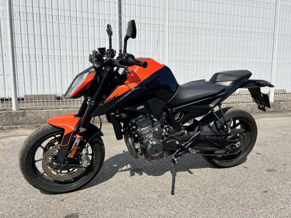 KTM 890 DUKE 4