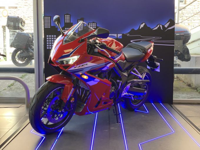 HONDA CBR650R 4