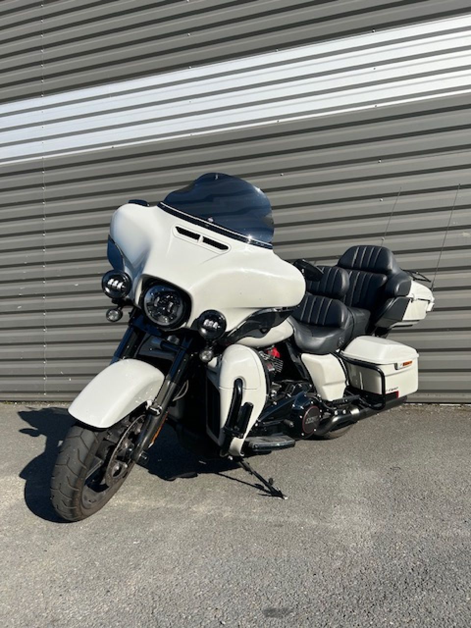 HARLEY-DAVIDSON TOURING ELECTRA GLIDE 1923 ULTRA CVO 4