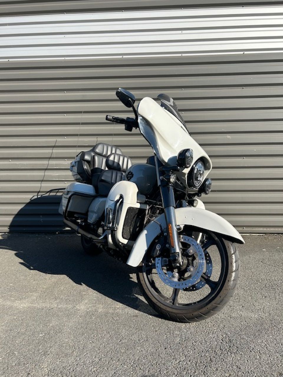 HARLEY-DAVIDSON TOURING ELECTRA GLIDE 1923 ULTRA CVO 4