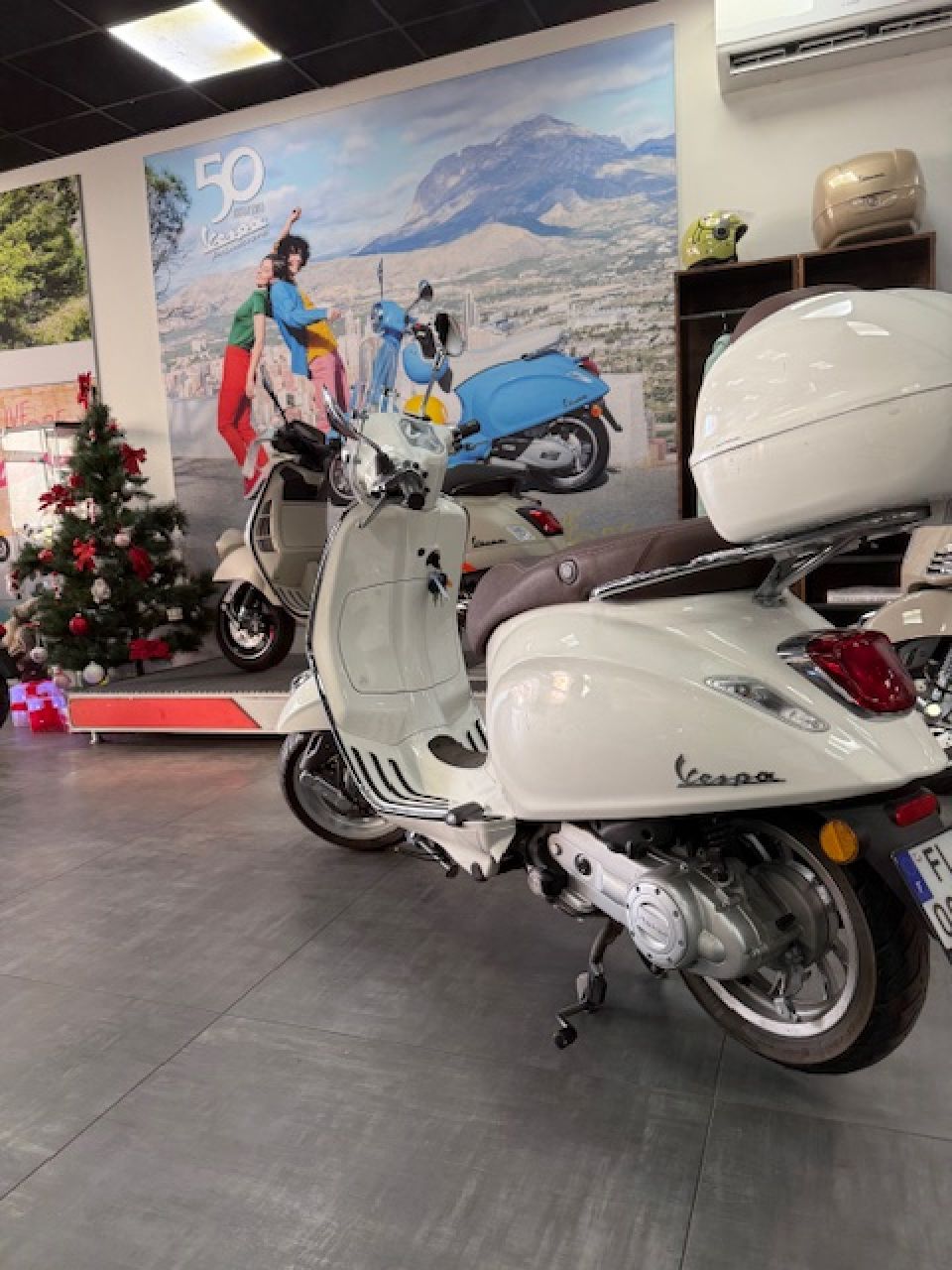 VESPA PRIMAVERA 50 4