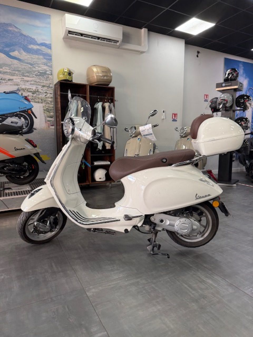VESPA PRIMAVERA 50 4
