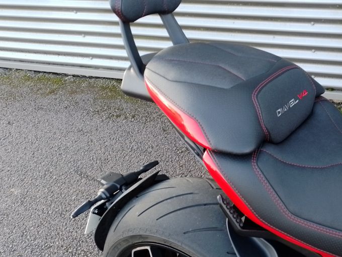 DUCATI DIAVEL V4 4