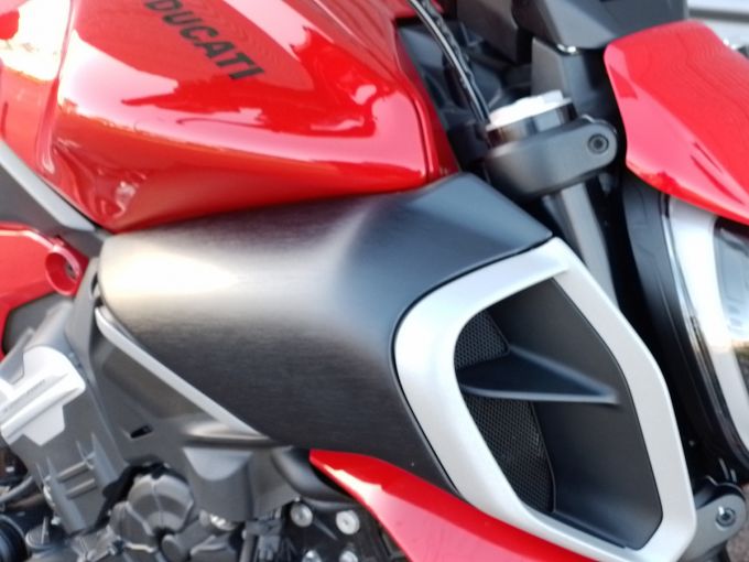 DUCATI DIAVEL V4 4