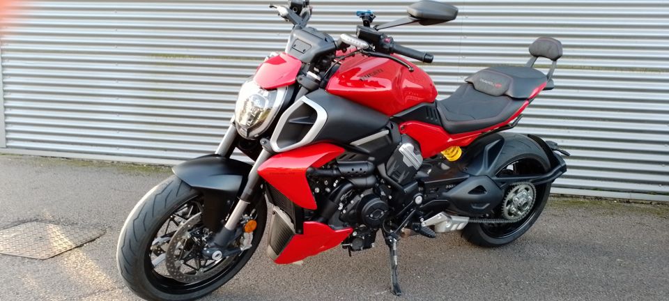 DUCATI DIAVEL V4 4