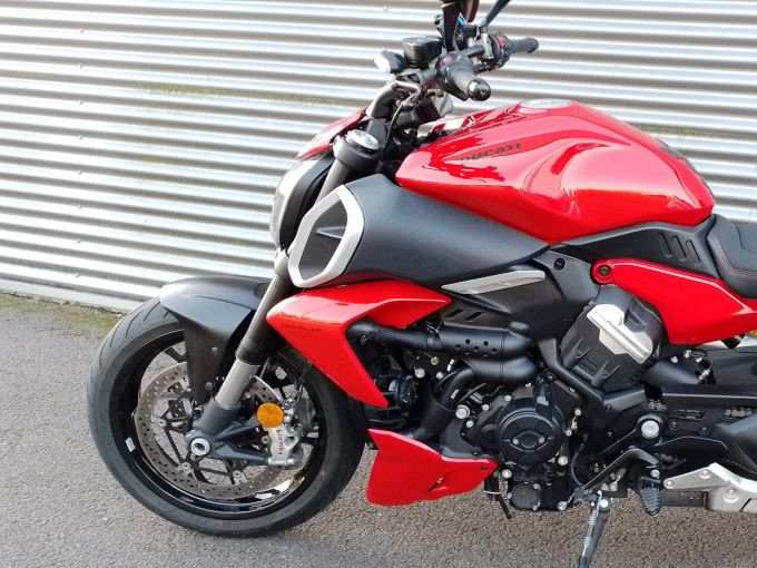 DUCATI DIAVEL V4 4