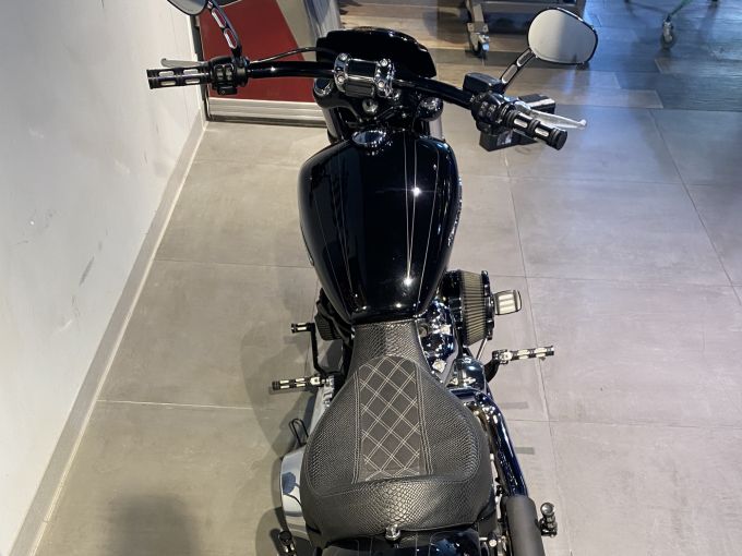 HARLEY-DAVIDSON SOFTAIL BREAKOUT 1745 4