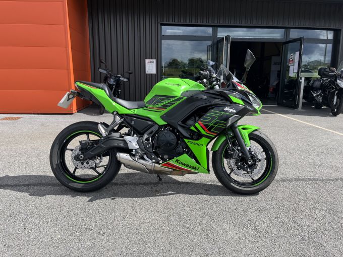 KAWASAKI NINJA 650 4
