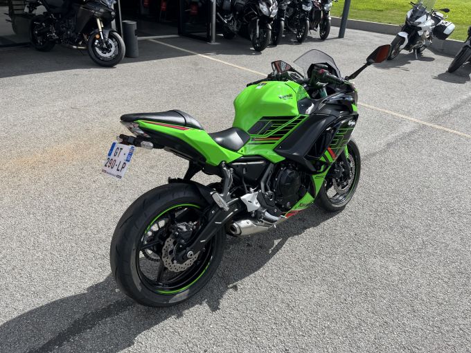 KAWASAKI NINJA 650 4