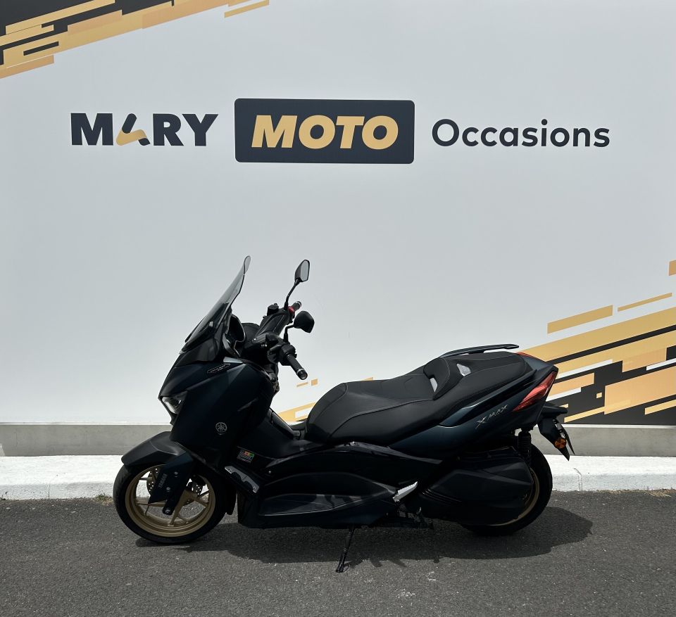 YAMAHA XMAX 300 Tech Max 4