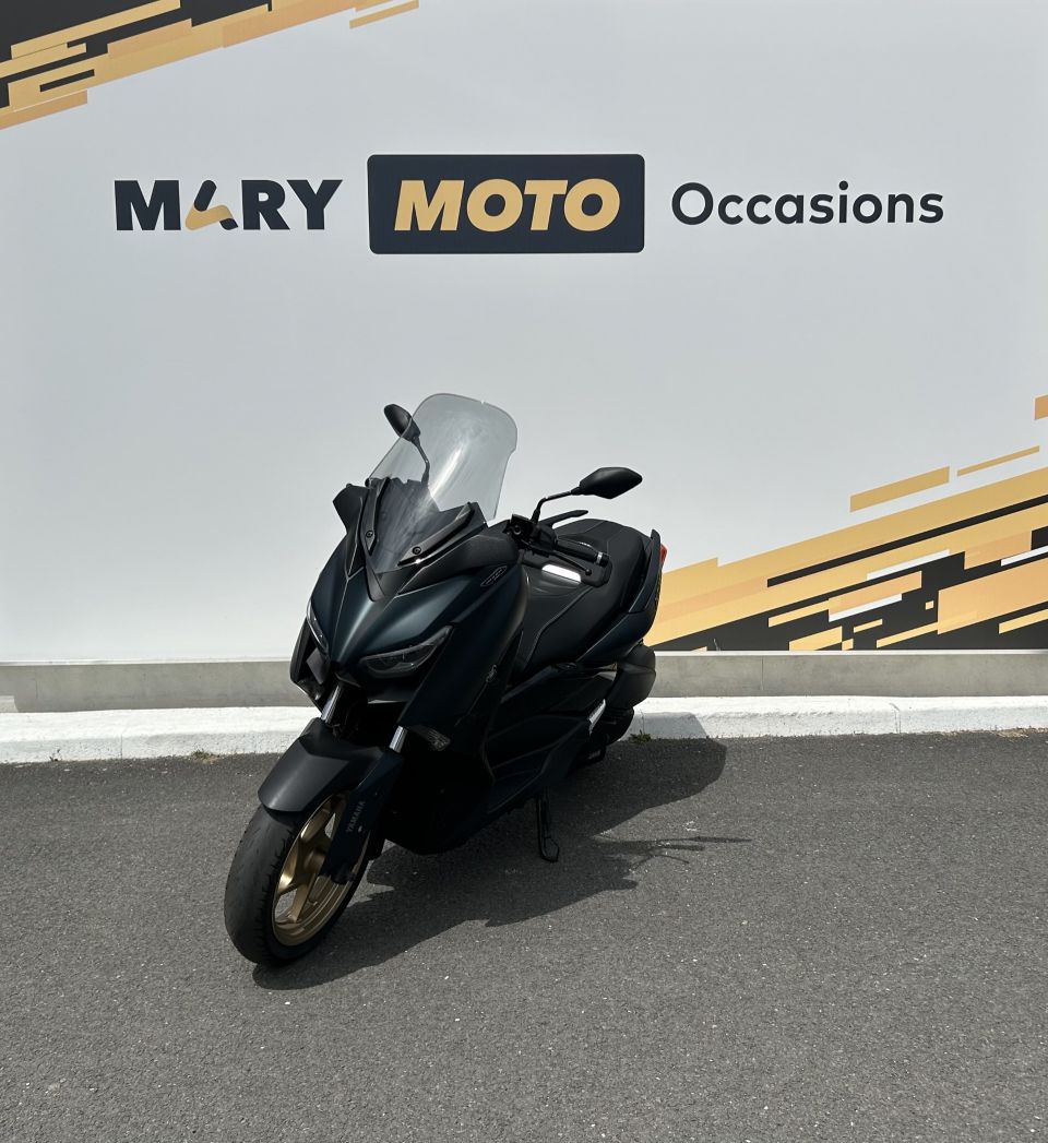 YAMAHA XMAX 300 Tech Max 4