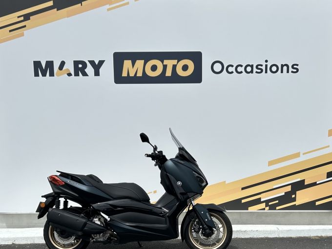 YAMAHA XMAX 300 Tech Max 4