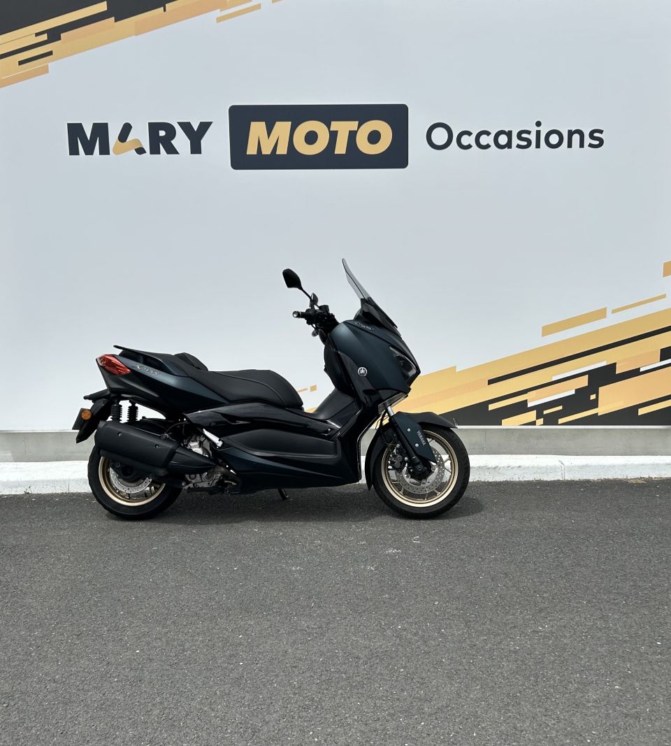 YAMAHA XMAX 300 Tech Max 4