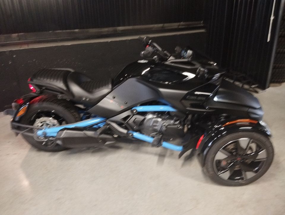CAN-AM SPYDER F3-S 4