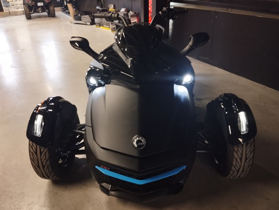 CAN-AM SPYDER F3-S 4
