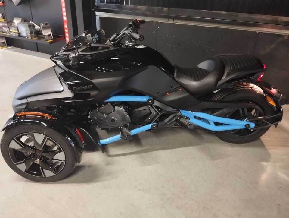 CAN-AM SPYDER F3-S 4