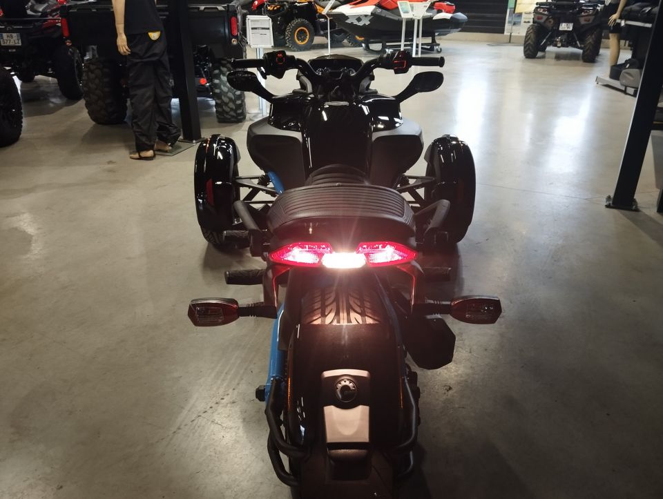 CAN-AM SPYDER F3-S 4