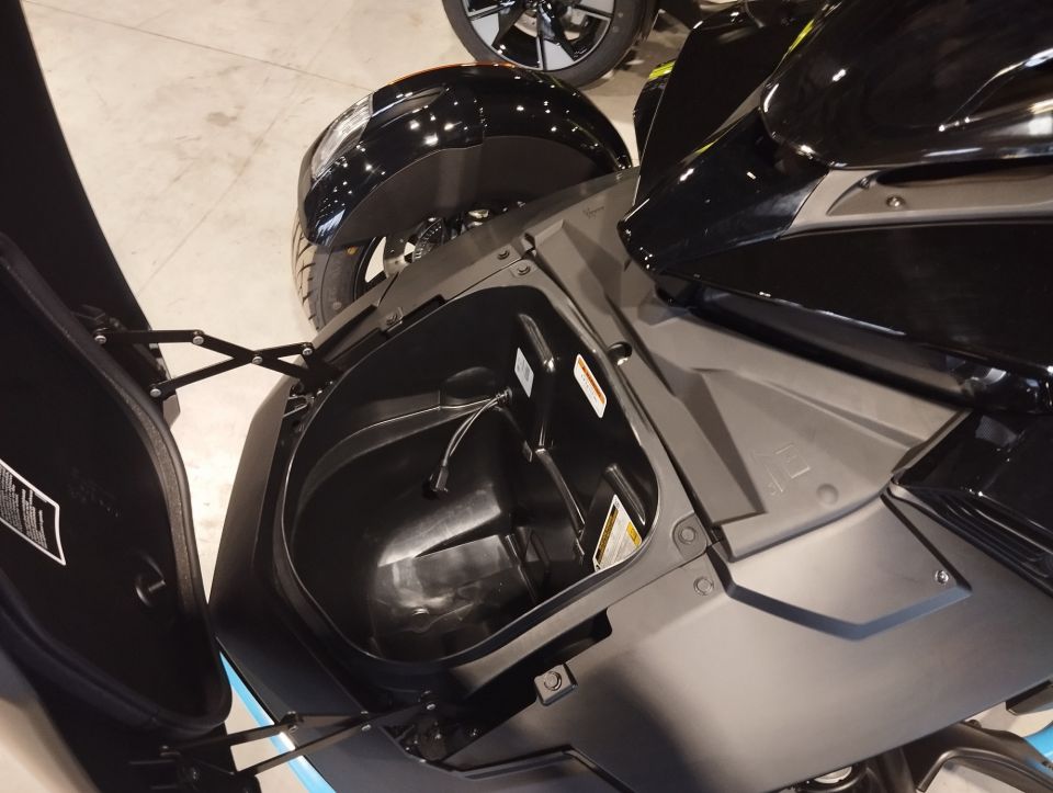 CAN-AM SPYDER F3-S 4