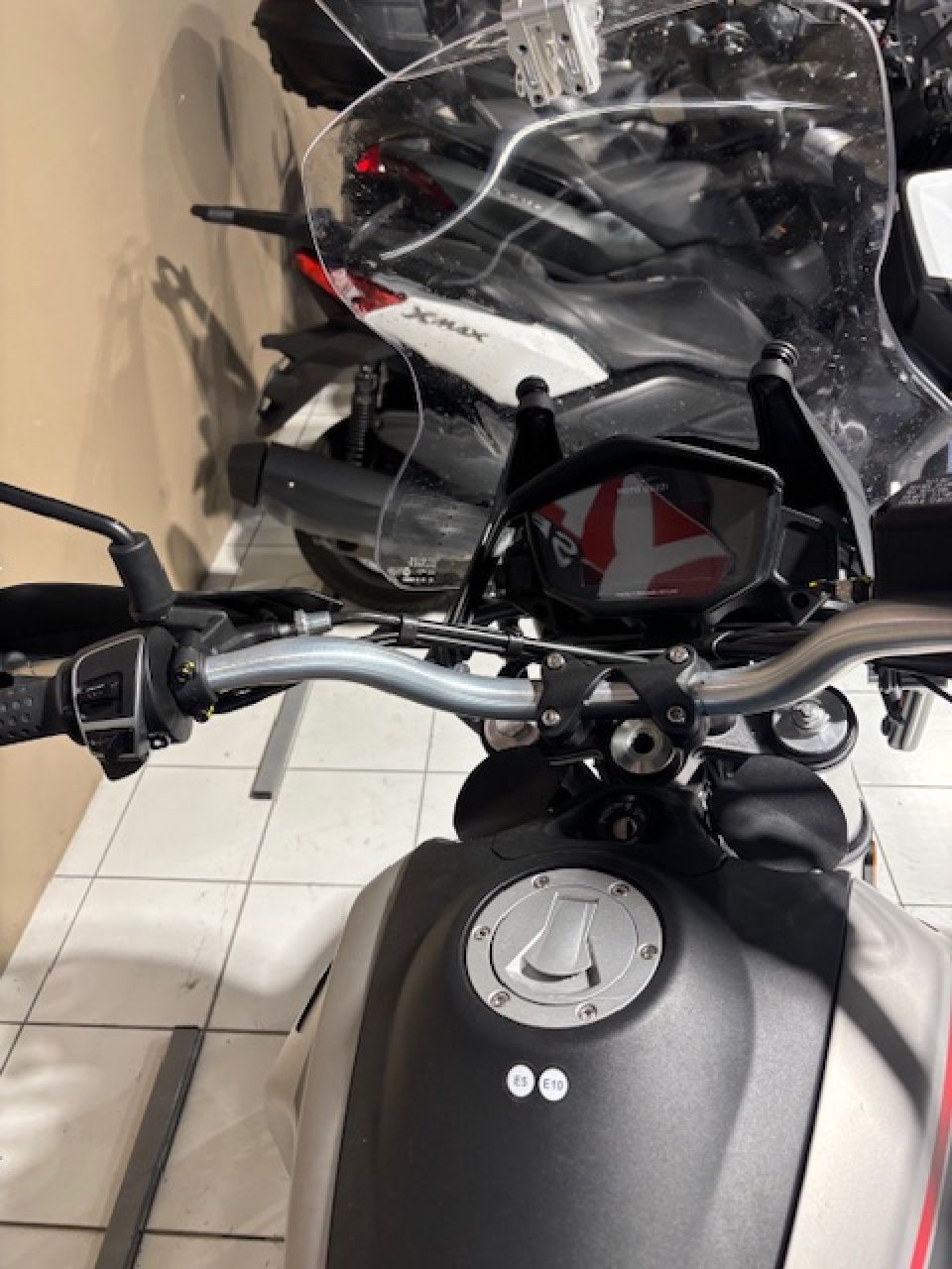 MOTO GUZZI V85 TT TRAVEL PACK 850 4