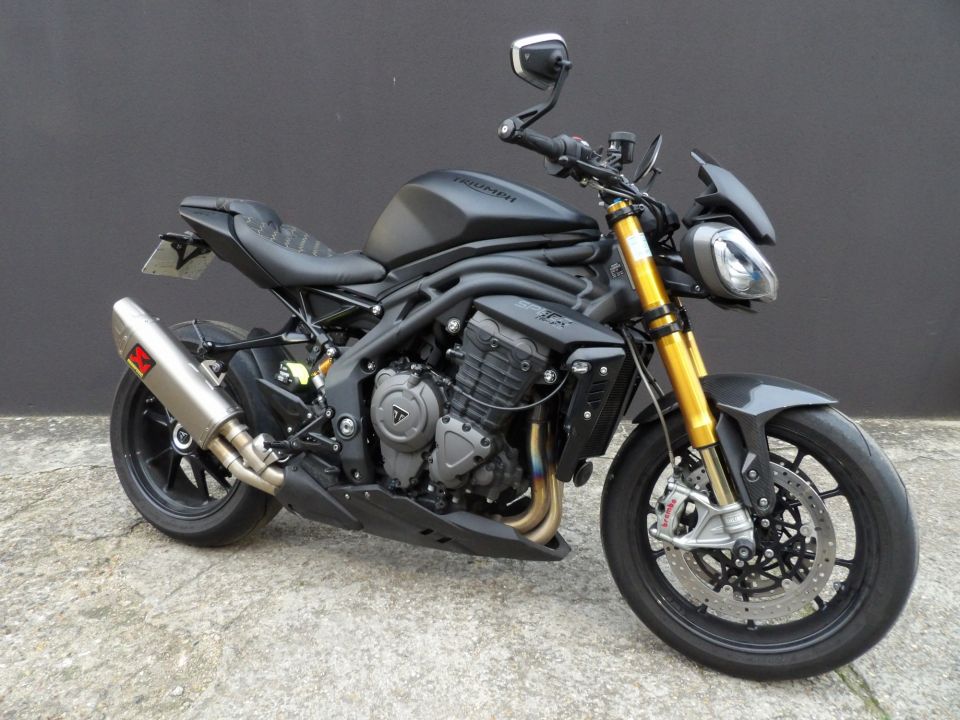 TRIUMPH SPEED TRIPLE 1200 RS 4