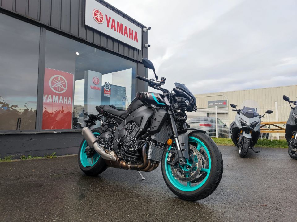 YAMAHA MT-10 4