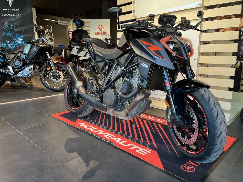 KTM 1290 SUPER DUKE R 4