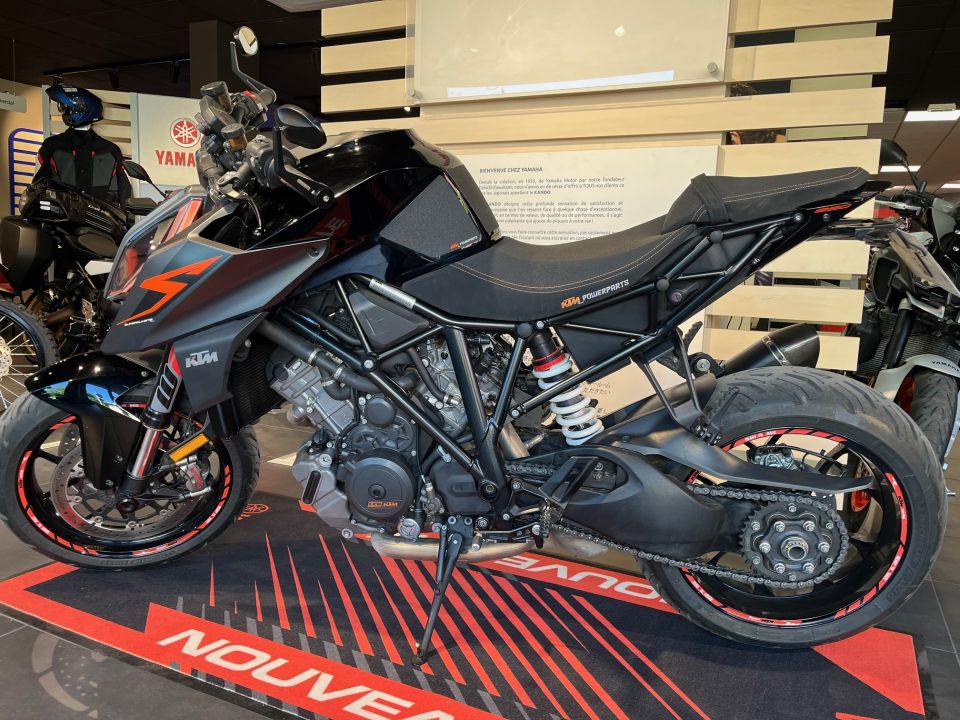 KTM 1290 SUPER DUKE R 4