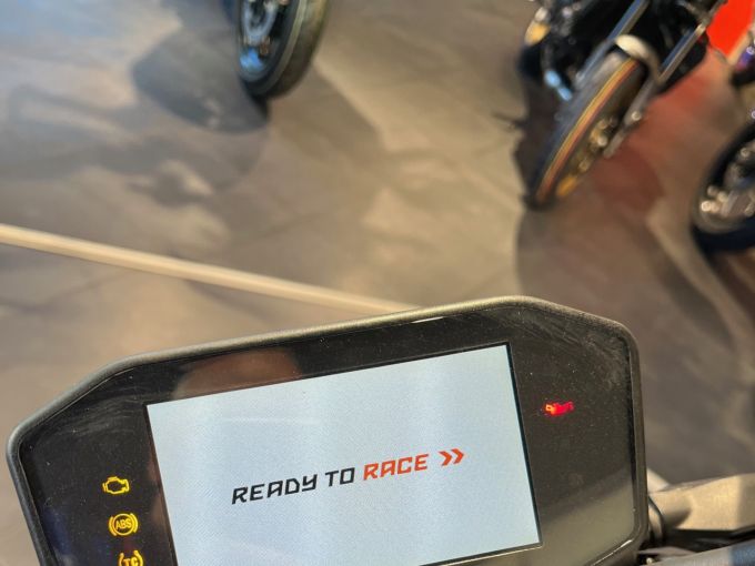 KTM 1290 SUPER DUKE R 4
