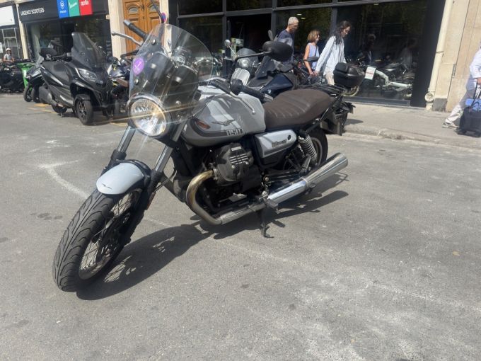 MOTO GUZZI V7 SPECIAL 4