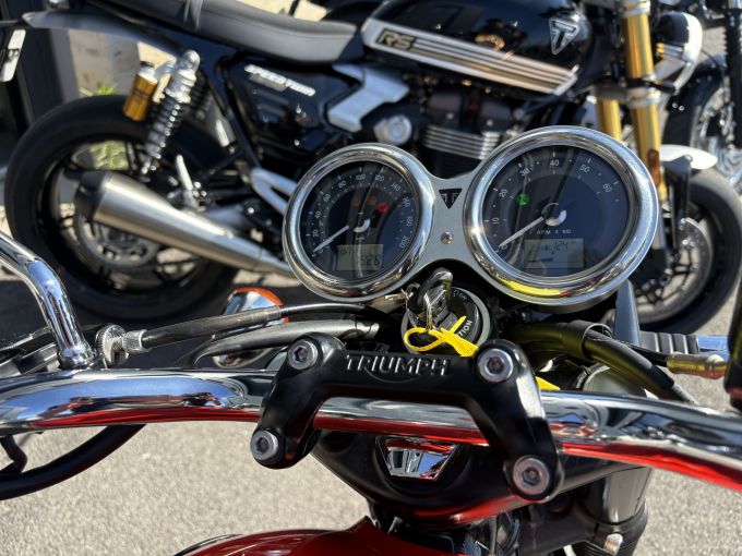 TRIUMPH Bonneville T100 4