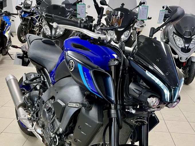 YAMAHA MT-10 4
