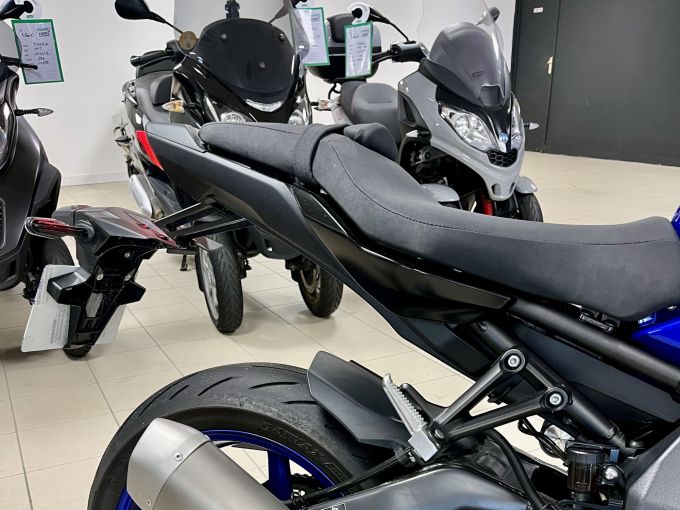 YAMAHA MT-10 4
