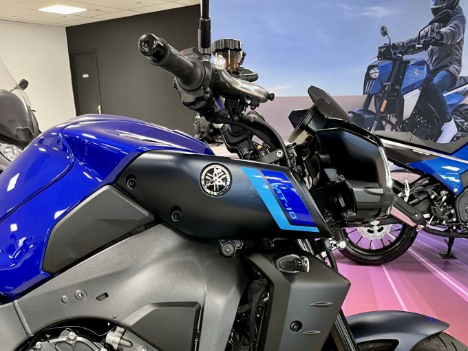 YAMAHA MT-10 4